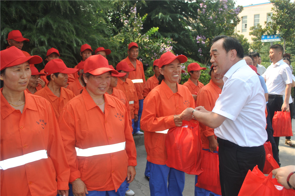 市委书记周书记慰问