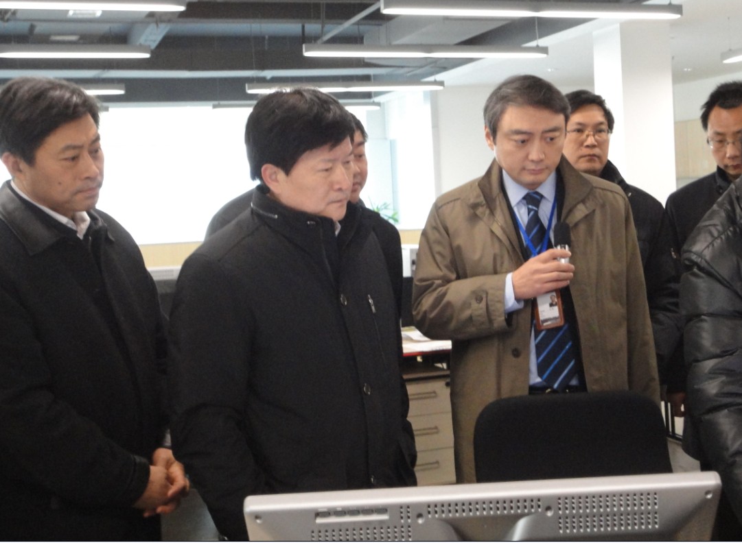 市委书记曹新平莅临科技创业大厦指导工作