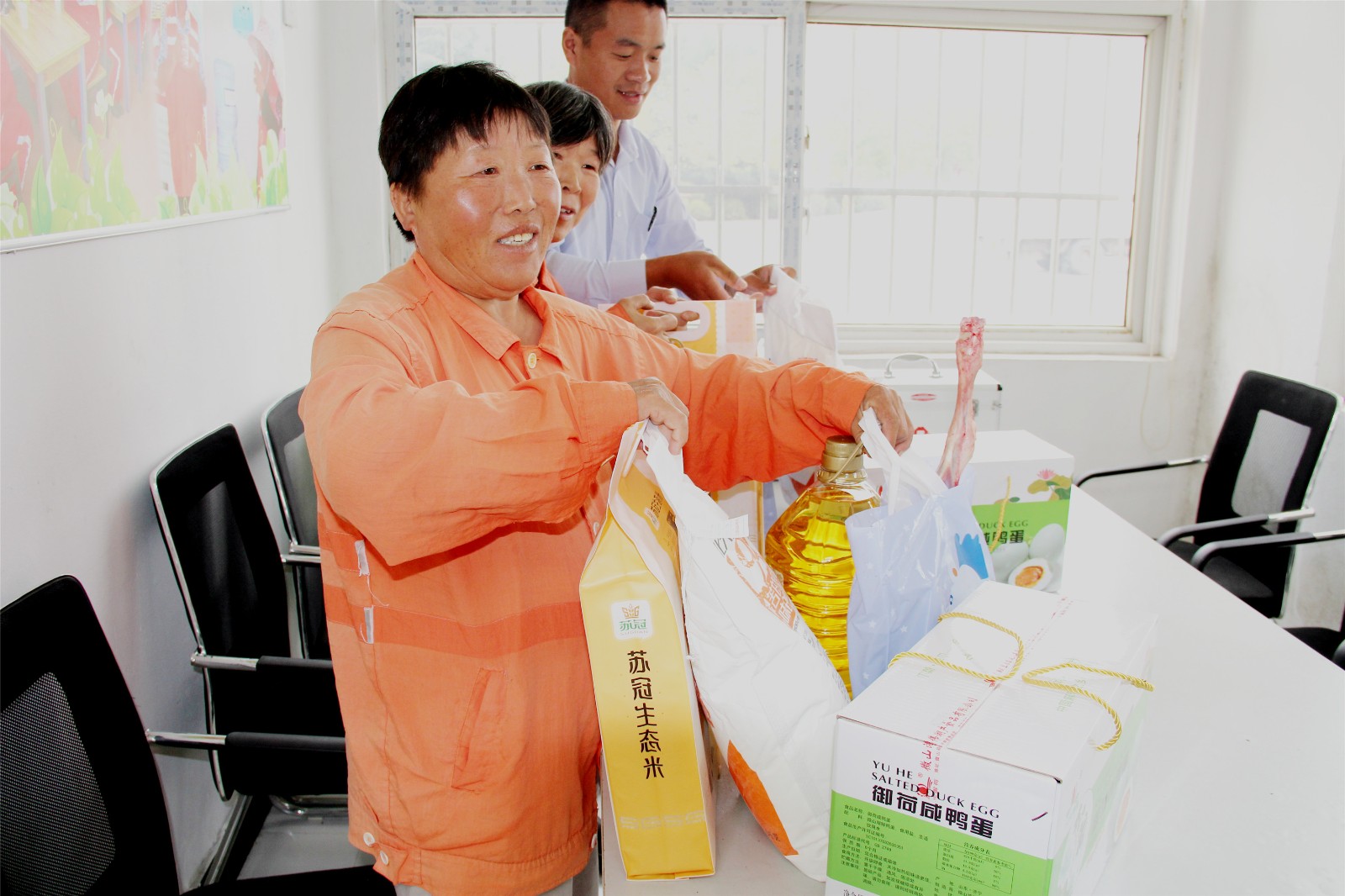 3绿化困难职工面带笑颜.jpg